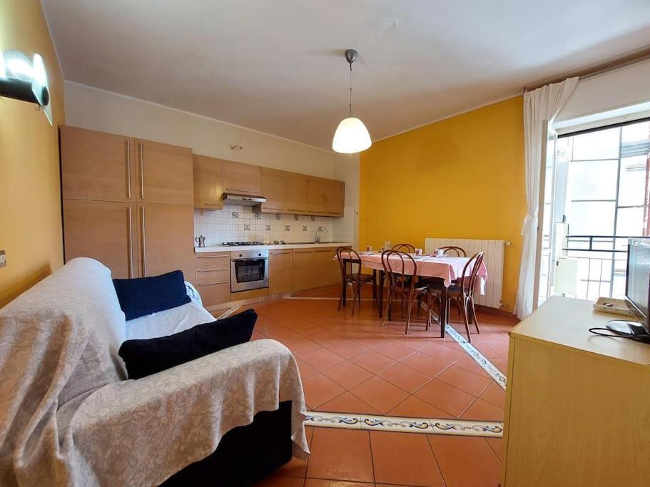 50 Metri Dal Mare - Free Parking E A/C Apartment ปิเอตราลิกูเร ภายนอก รูปภาพ