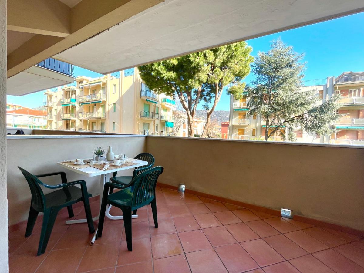 50 Metri Dal Mare - Free Parking E A/C Apartment ปิเอตราลิกูเร ภายนอก รูปภาพ